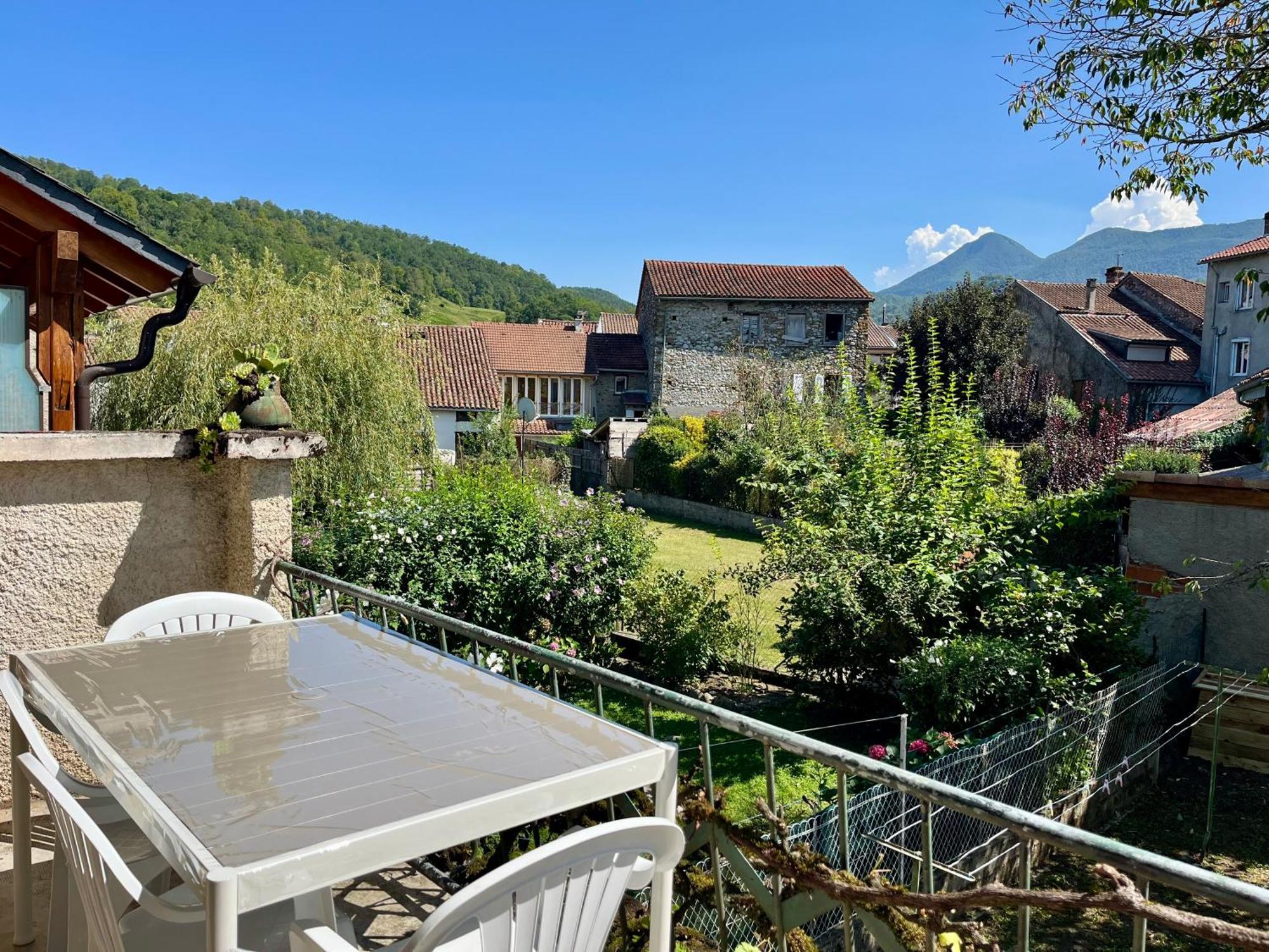 La Petite Ourse Maison De Village A Oust Eksteriør bilde